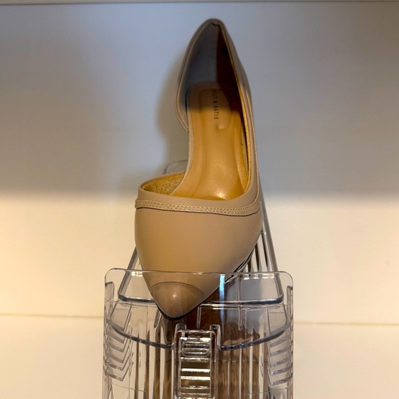 Kelly & Katie Shenna Pump. Color: Taupe/Stone. - Picture 3 of 3